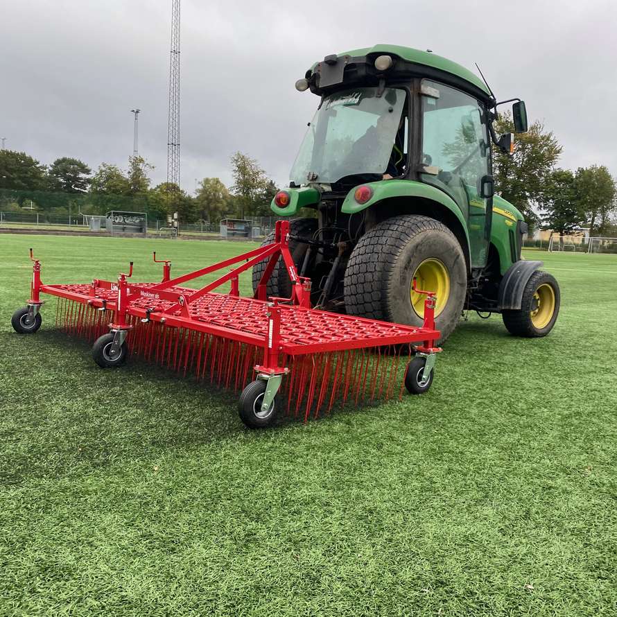 SPIN-Rake for synthetic turf